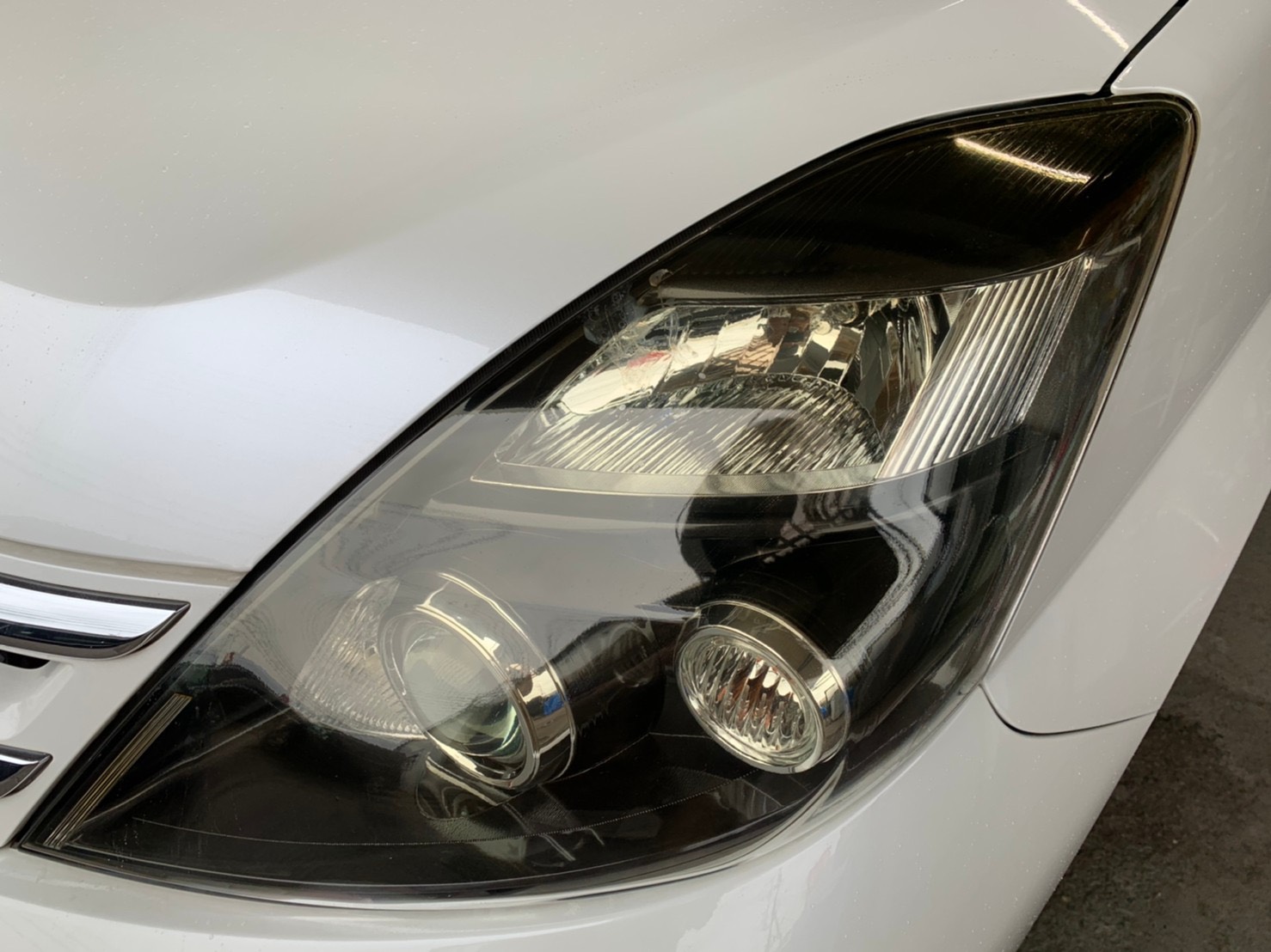 アイシス ヘッドライトリペア 黄ばみ除去 水戸で自動車整備 中古車販売はoriginalz 車検 茨城県東茨城群